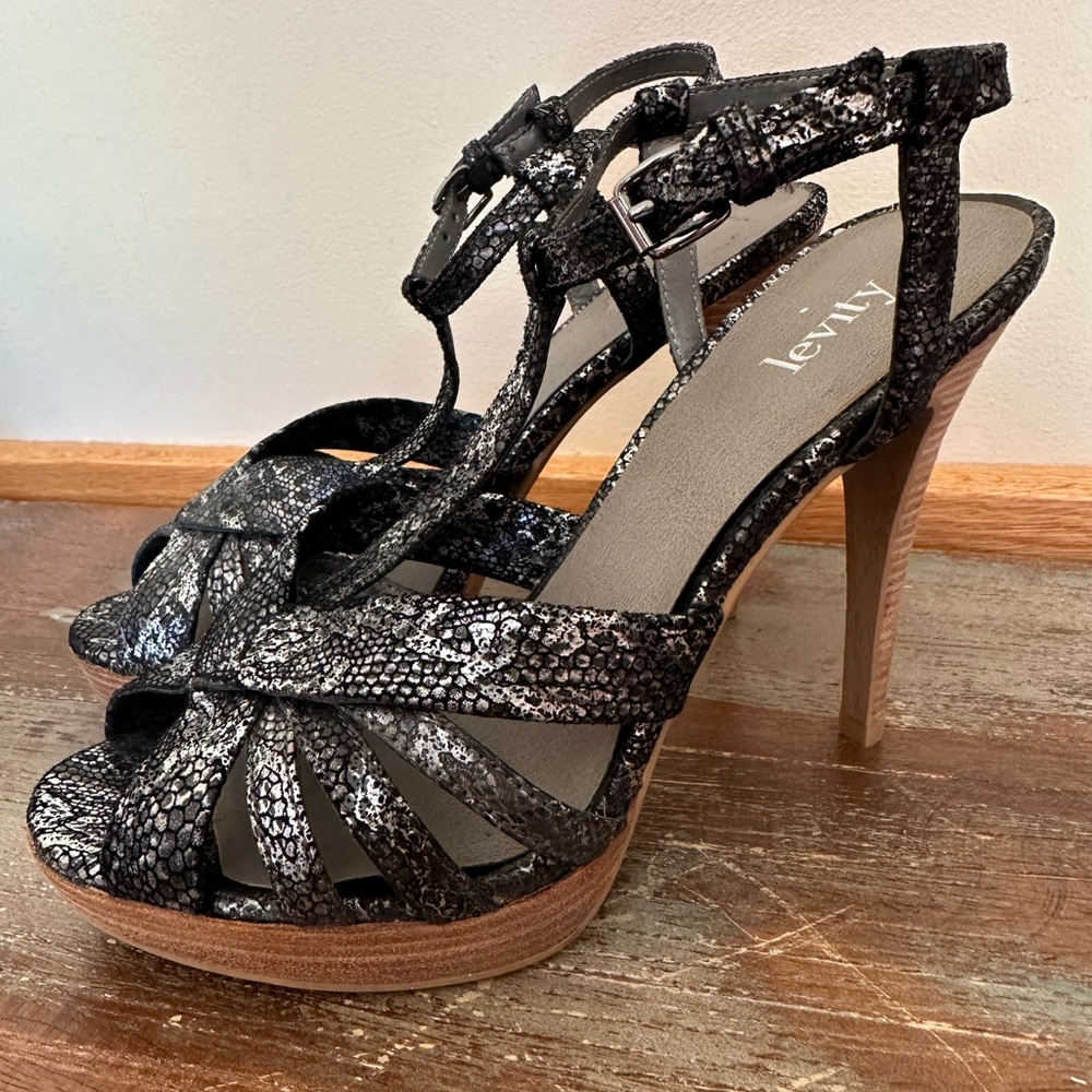 Levity black metallic snakeskin high heel strappy sandals new unworn 8